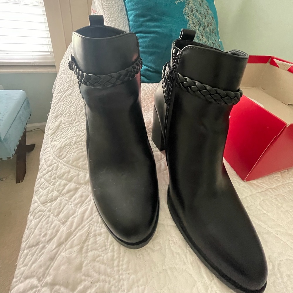 Black bootie shoes